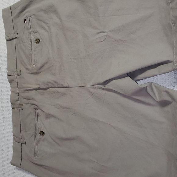 Tommy Hilfiger Embroidered Logo Flat Front Sz 38 Shorts - Picture 6 of 9